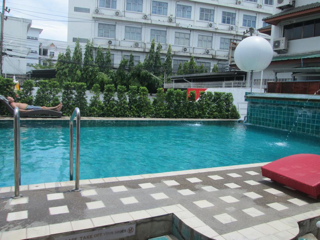 The Royal Guest House Чиангмай Экстерьер фото