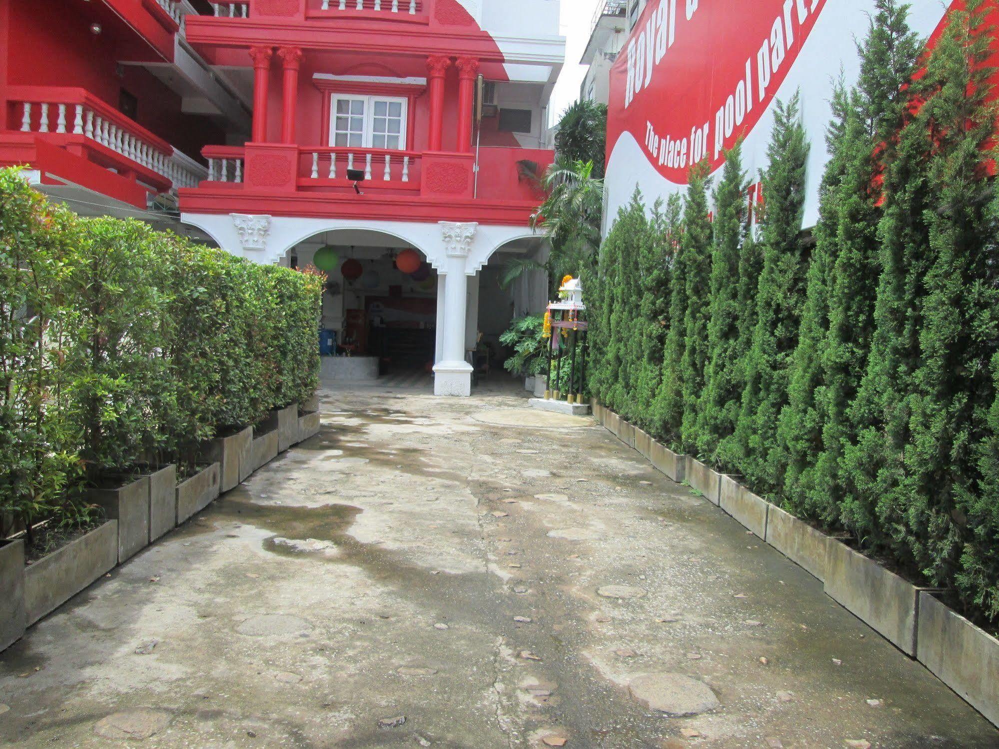 The Royal Guest House Чиангмай Экстерьер фото